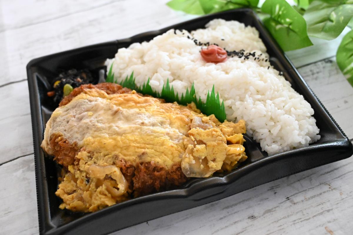 出汁が決め手!ロースかつ煮弁当
