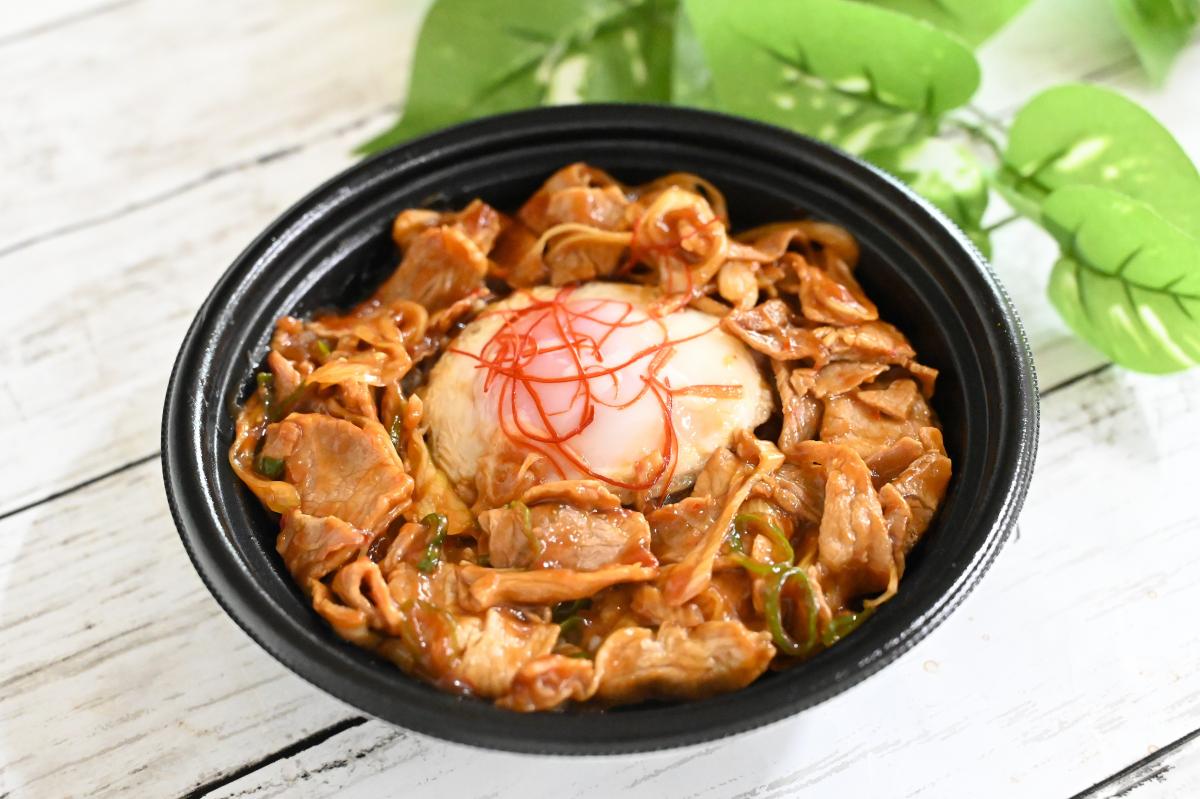 豆板醤が決め手!甘辛味噌の豚スタミナ丼